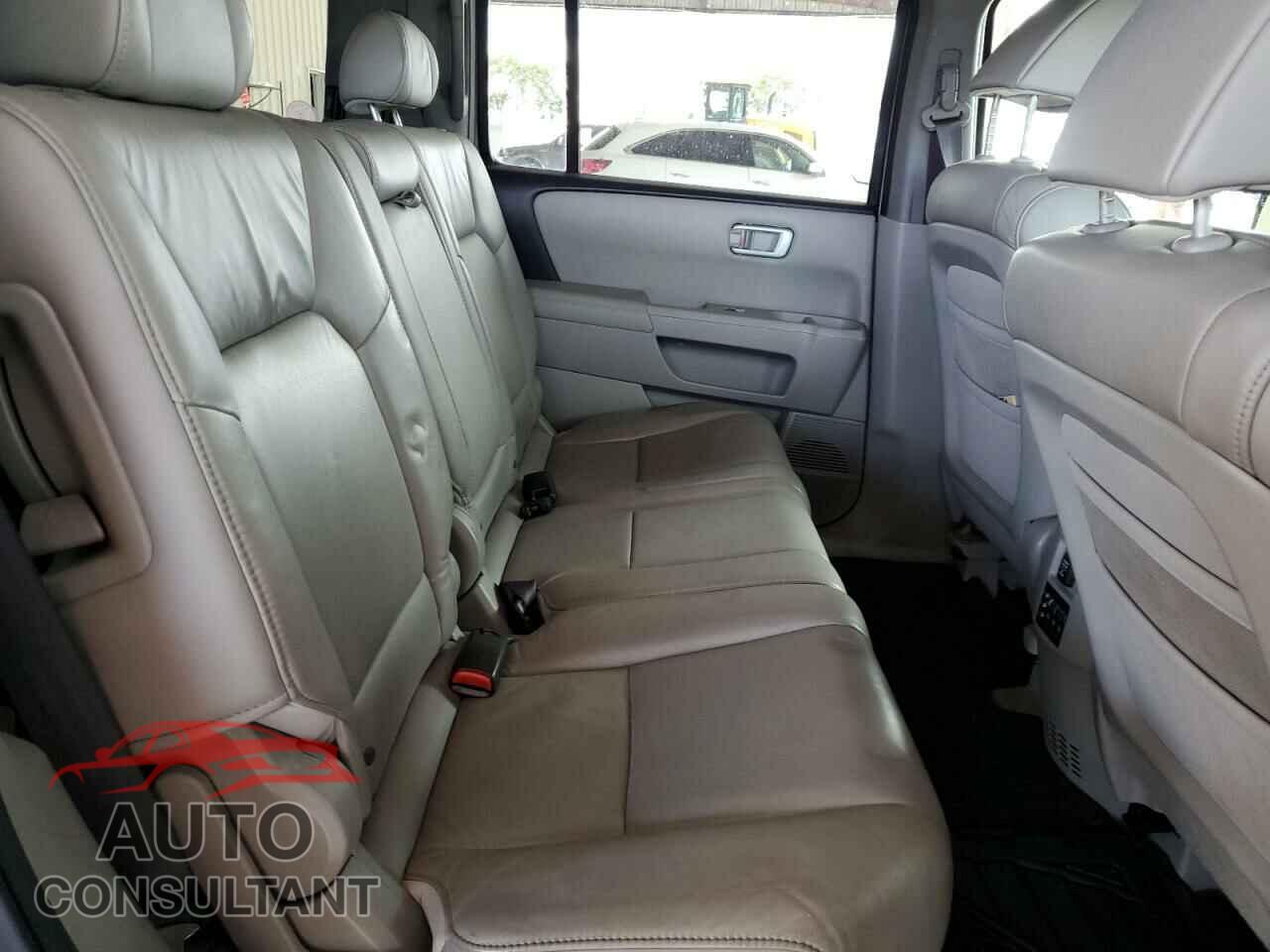 HONDA PILOT 2011 - 5FNYF4H63BB056357