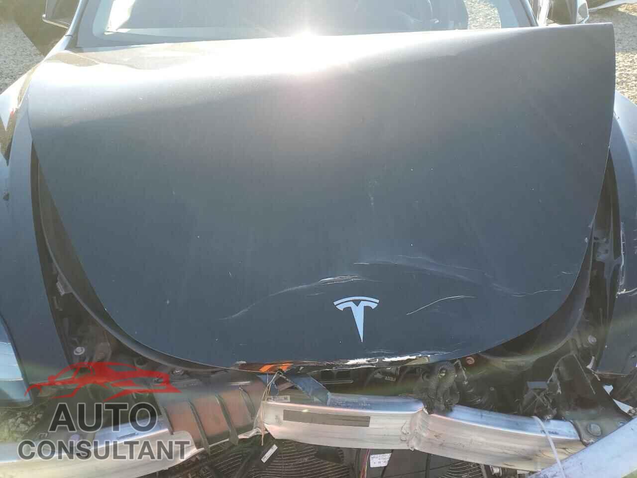 TESLA MODEL 3 2018 - 5YJ3E1EA7JF057112