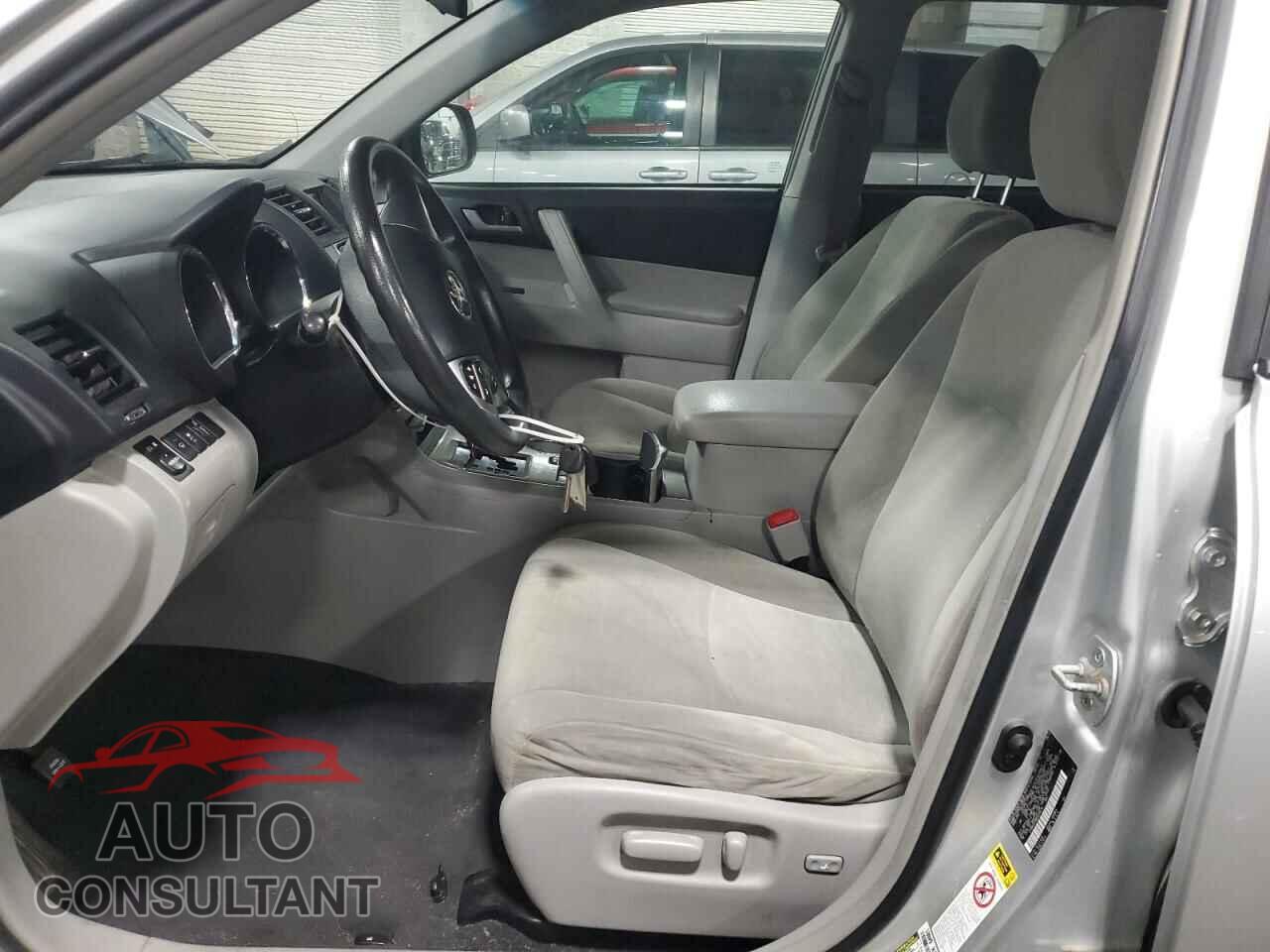 TOYOTA HIGHLANDER 2013 - 5TDBK3EH8DS229418