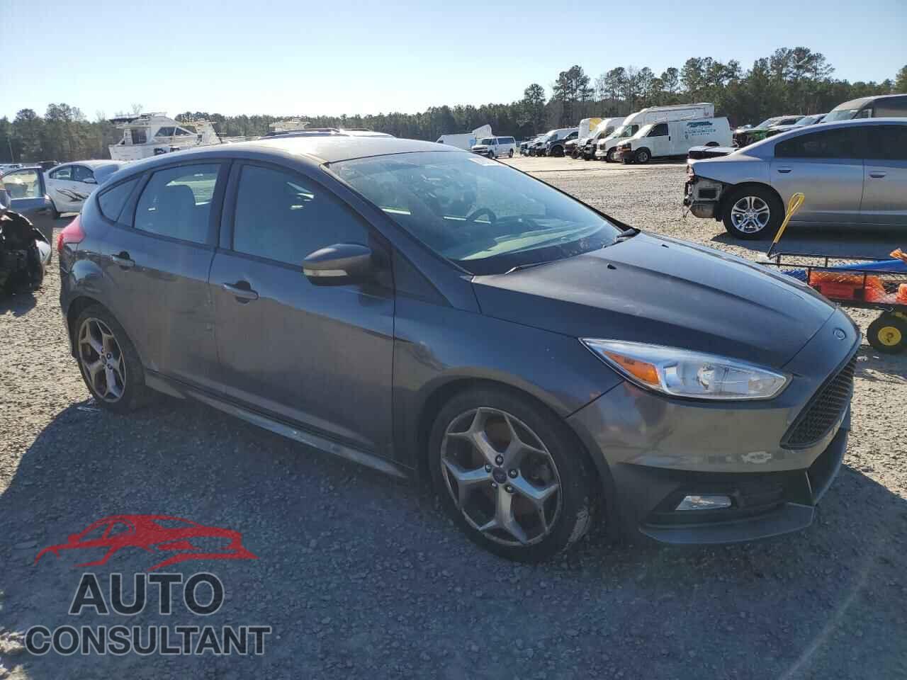 FORD FOCUS 2015 - 1FADP3L92FL372526
