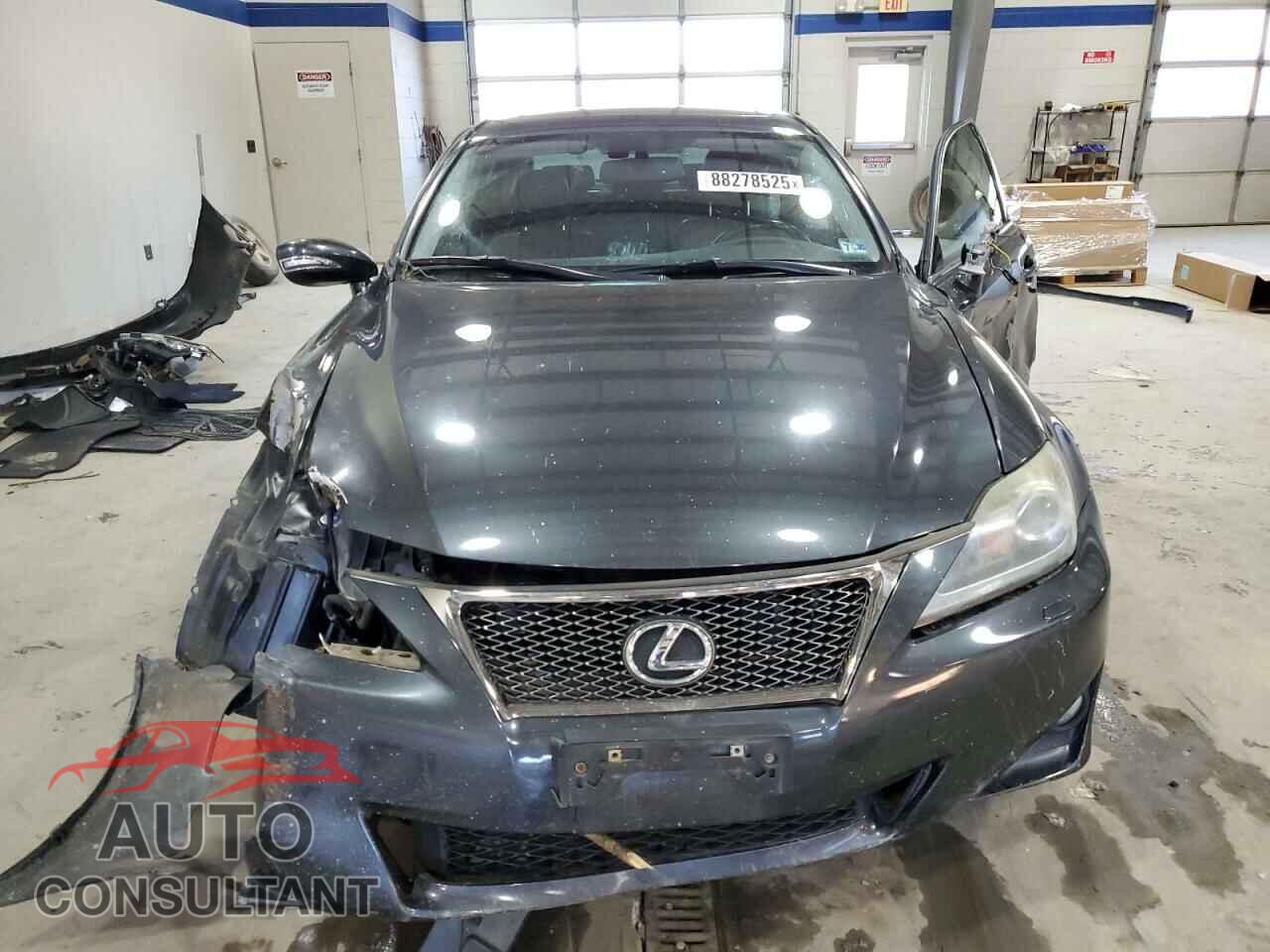 LEXUS IS 2011 - JTHCE5C26B5000114
