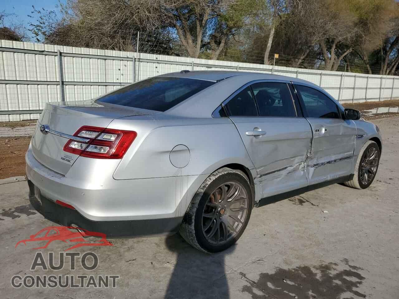 FORD TAURUS 2018 - 1FAHP2E86JG142277