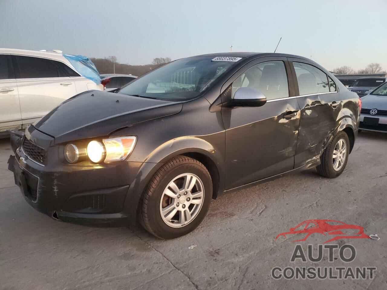CHEVROLET SONIC 2015 - 1G1JC5SG1F4128650