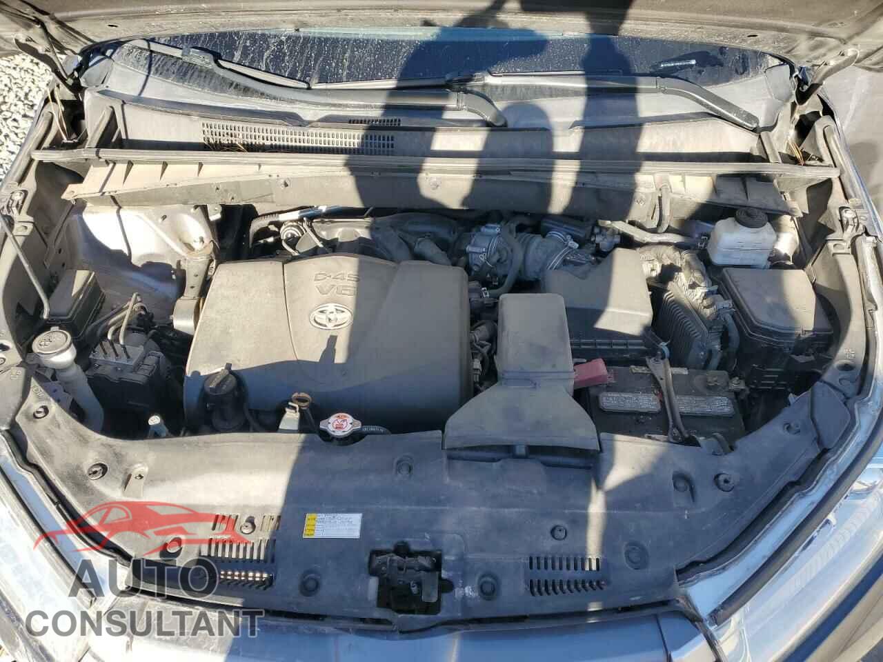 TOYOTA HIGHLANDER 2019 - 5TDBZRFH5KS737310