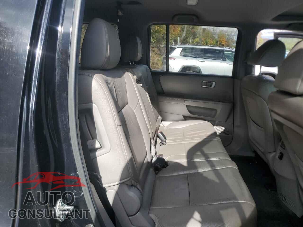 HONDA PILOT 2013 - 5FNYF4H52DB073242
