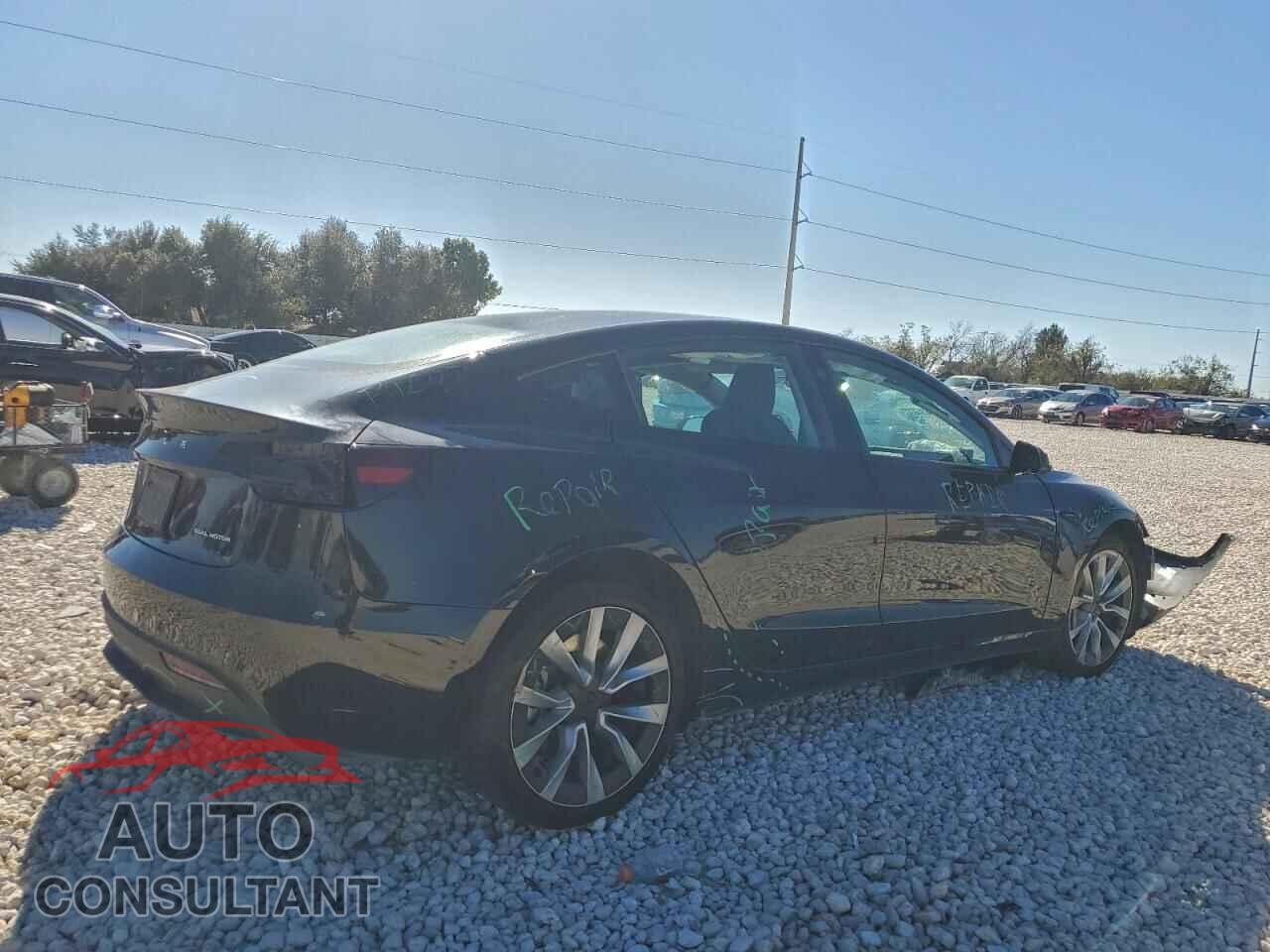 TESLA MODEL 3 2024 - 5YJ3E1EB3RF819677