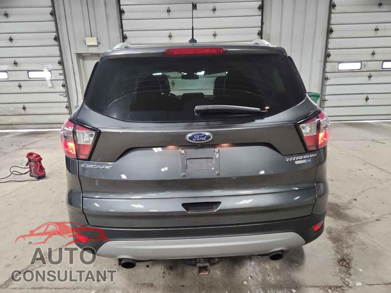 FORD ESCAPE 2017 - 1FMCU9J92HUD36414