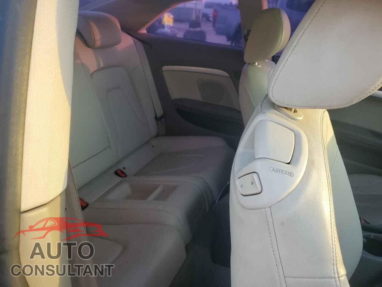 AUDI A5 2011 - WAUCFAFR2BA034202