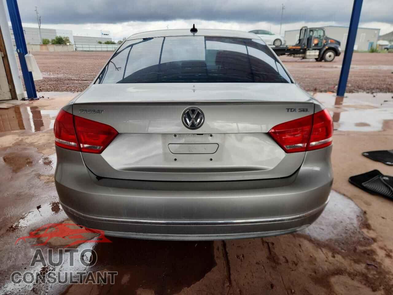 VOLKSWAGEN PASSAT 2014 - 1VWCN7A36EC048251
