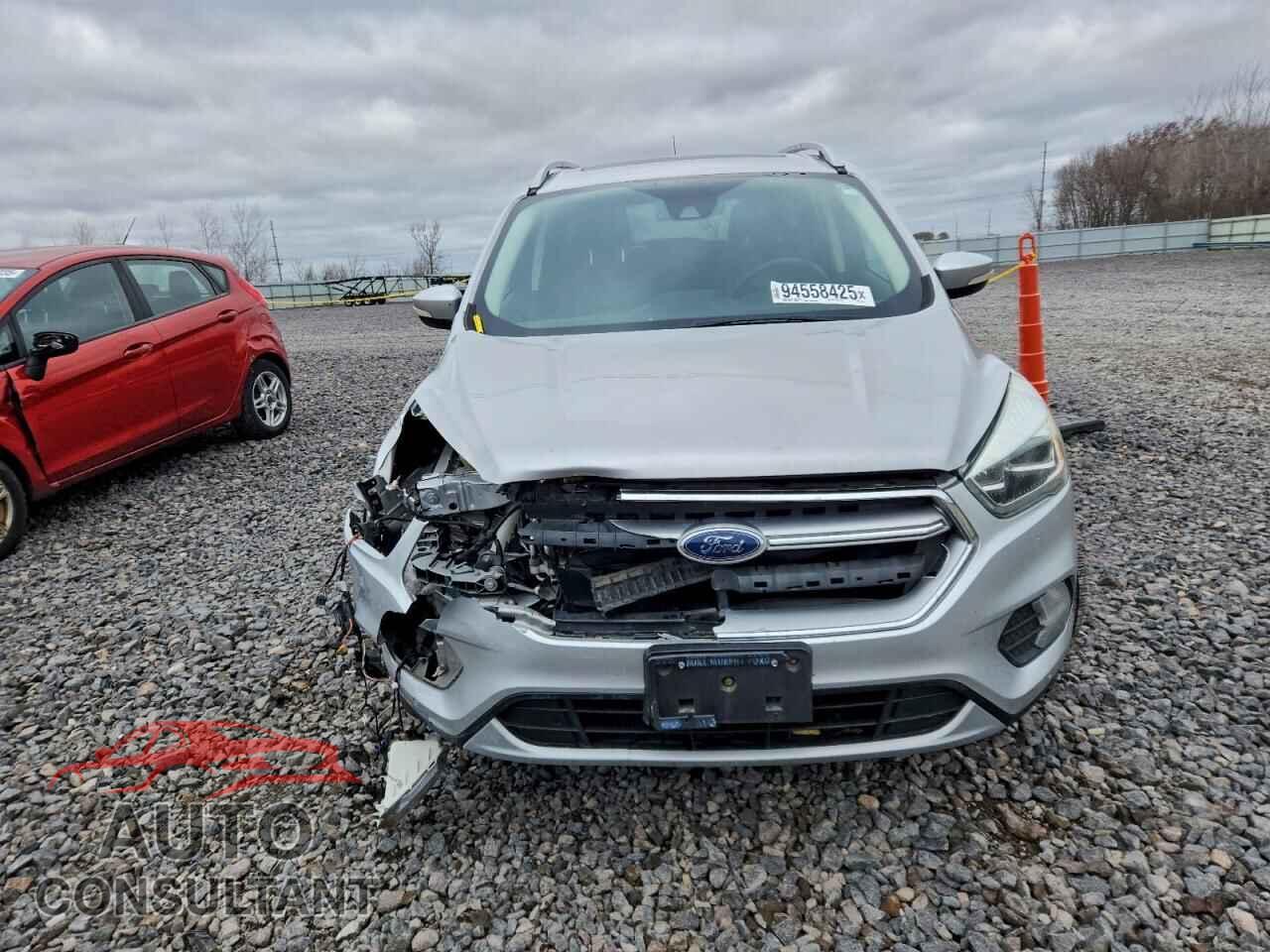 FORD ESCAPE 2017 - 1FMCU0JD1HUB06153