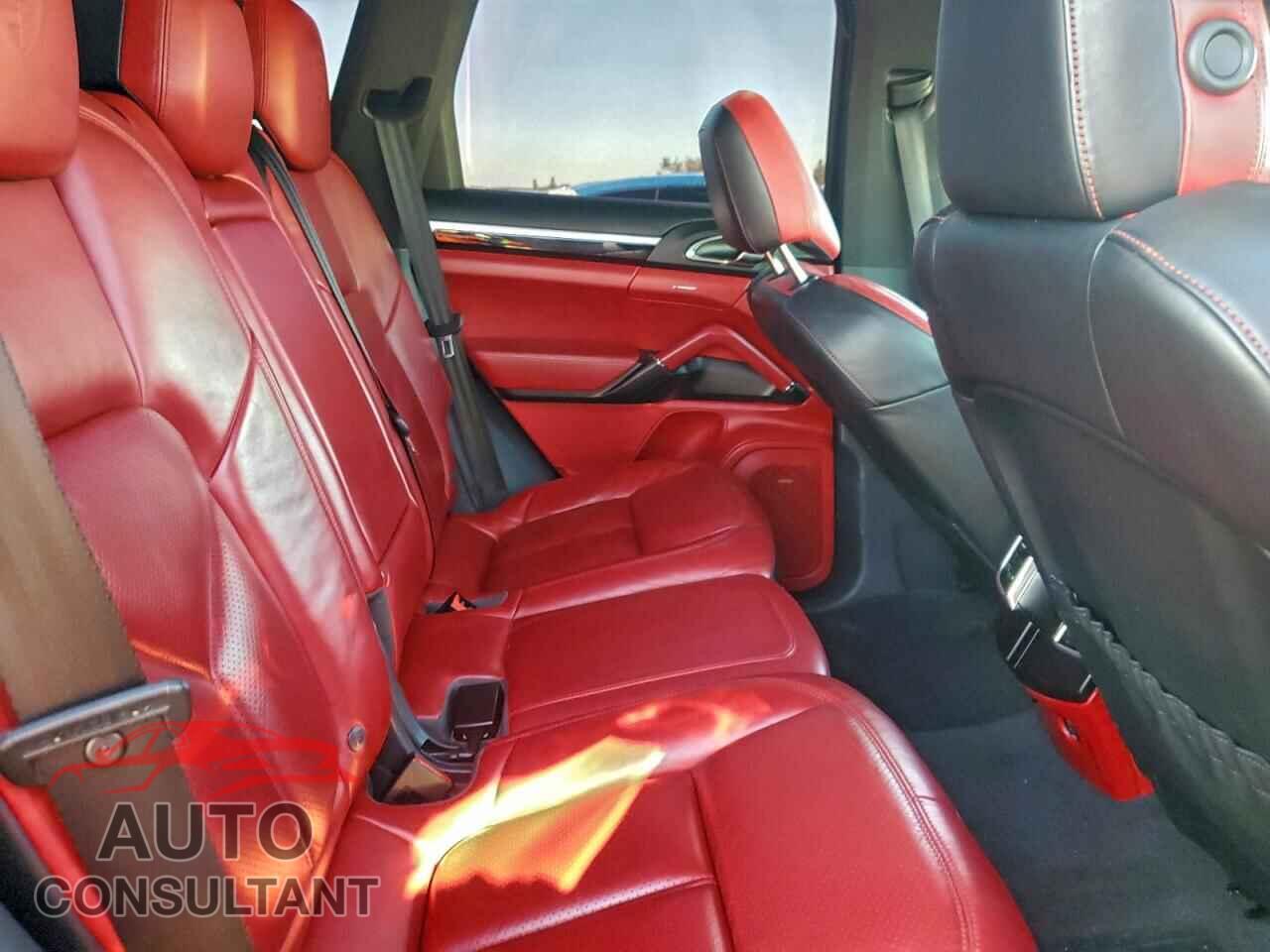 PORSCHE CAYENNE 2017 - WP1AA2A25HKA80746