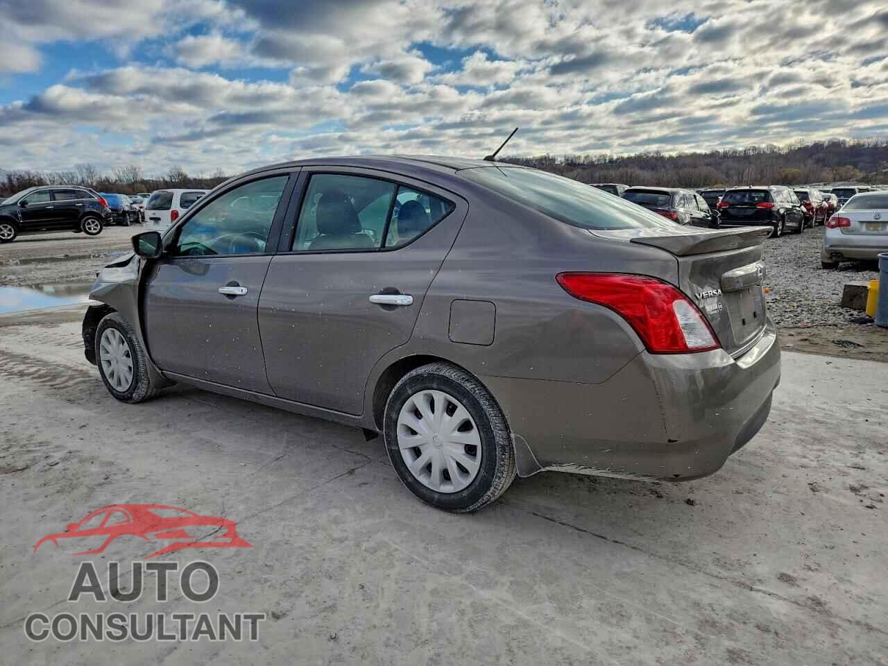 NISSAN VERSA 2017 - 3N1CN7APXHL856488