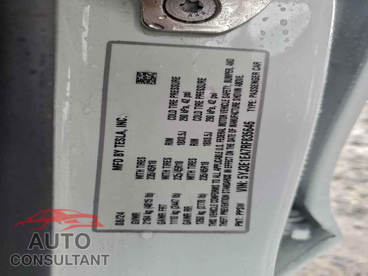 TESLA MODEL 3 2024 - 5YJ3E1EA7RF835646