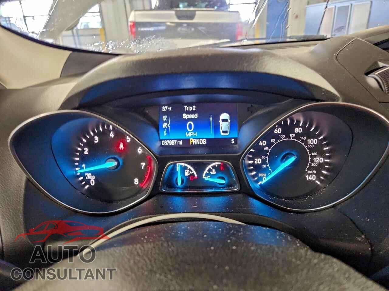 FORD ESCAPE 2017 - 1FMCU0F76HUB77156