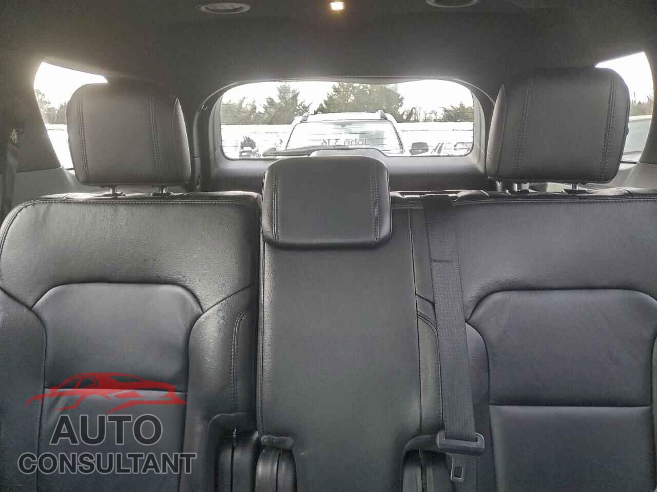 FORD EXPLORER 2018 - 1FM5K8DHXJGB02621
