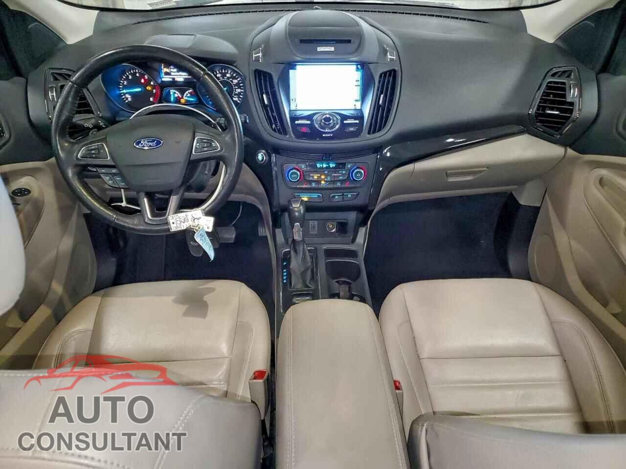 FORD ESCAPE 2017 - 1FMCU9JD7HUB71853