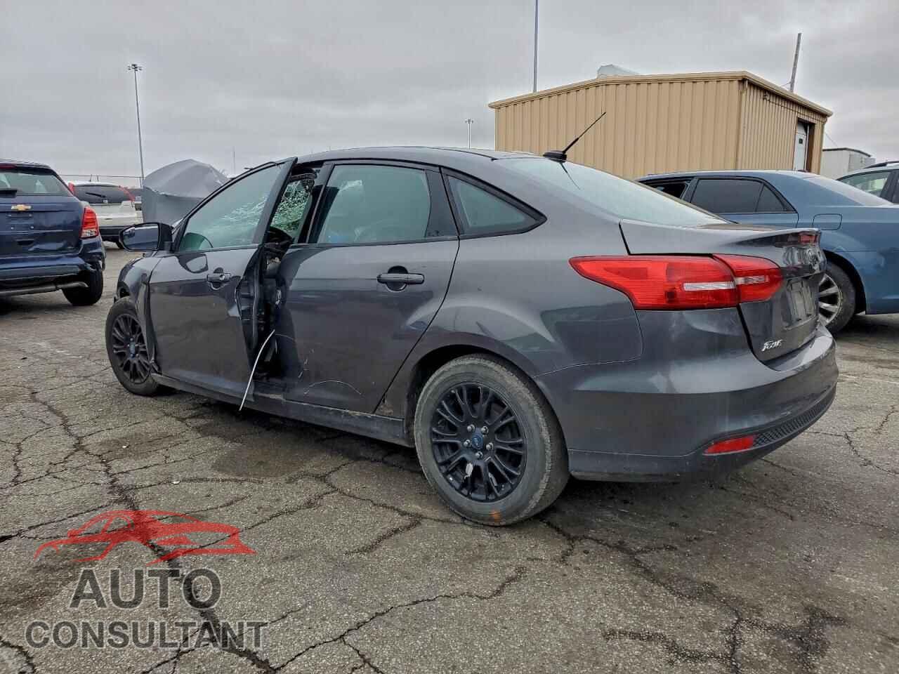 FORD FOCUS 2015 - 1FADP3F22FL229851
