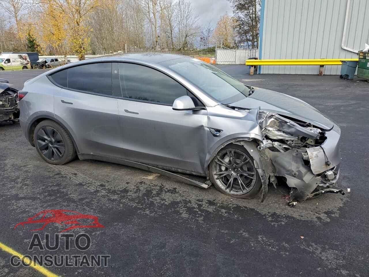TESLA MODEL Y 2025 - 7SAYGAEE3SF221561