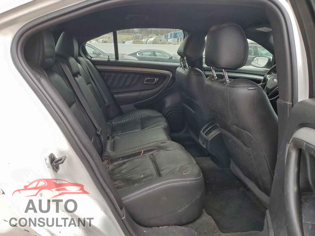 FORD TAURUS 2015 - 1FAHP2E80FG159017