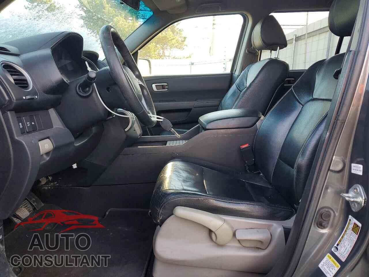 HONDA PILOT 2011 - 5FNYF4H2XBB013485