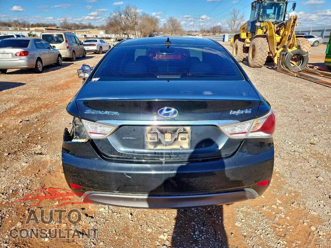 HYUNDAI SONATA 2012 - KMHEC4A42CA042136