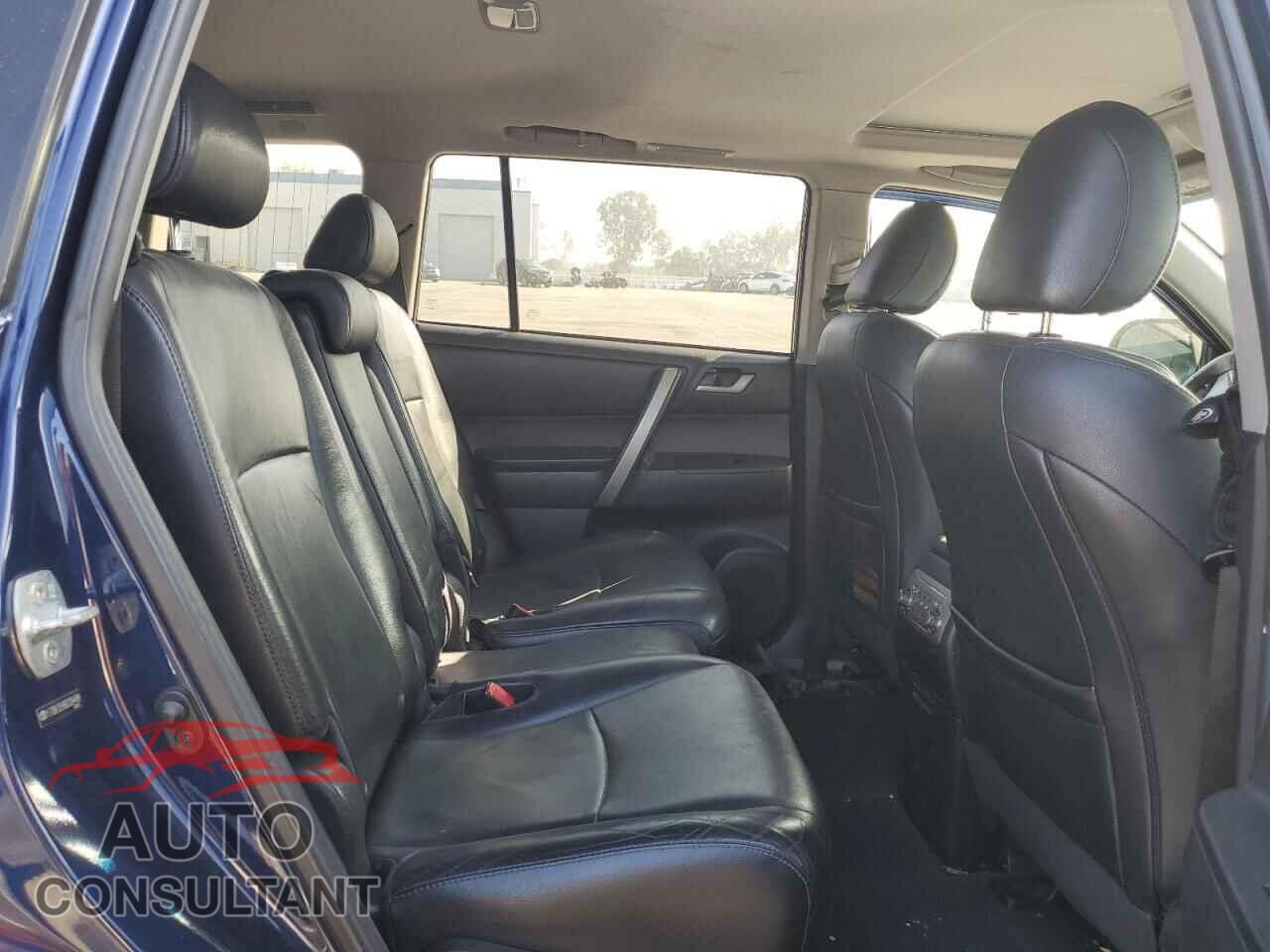 TOYOTA HIGHLANDER 2013 - 5TDBK3EH8DS204499