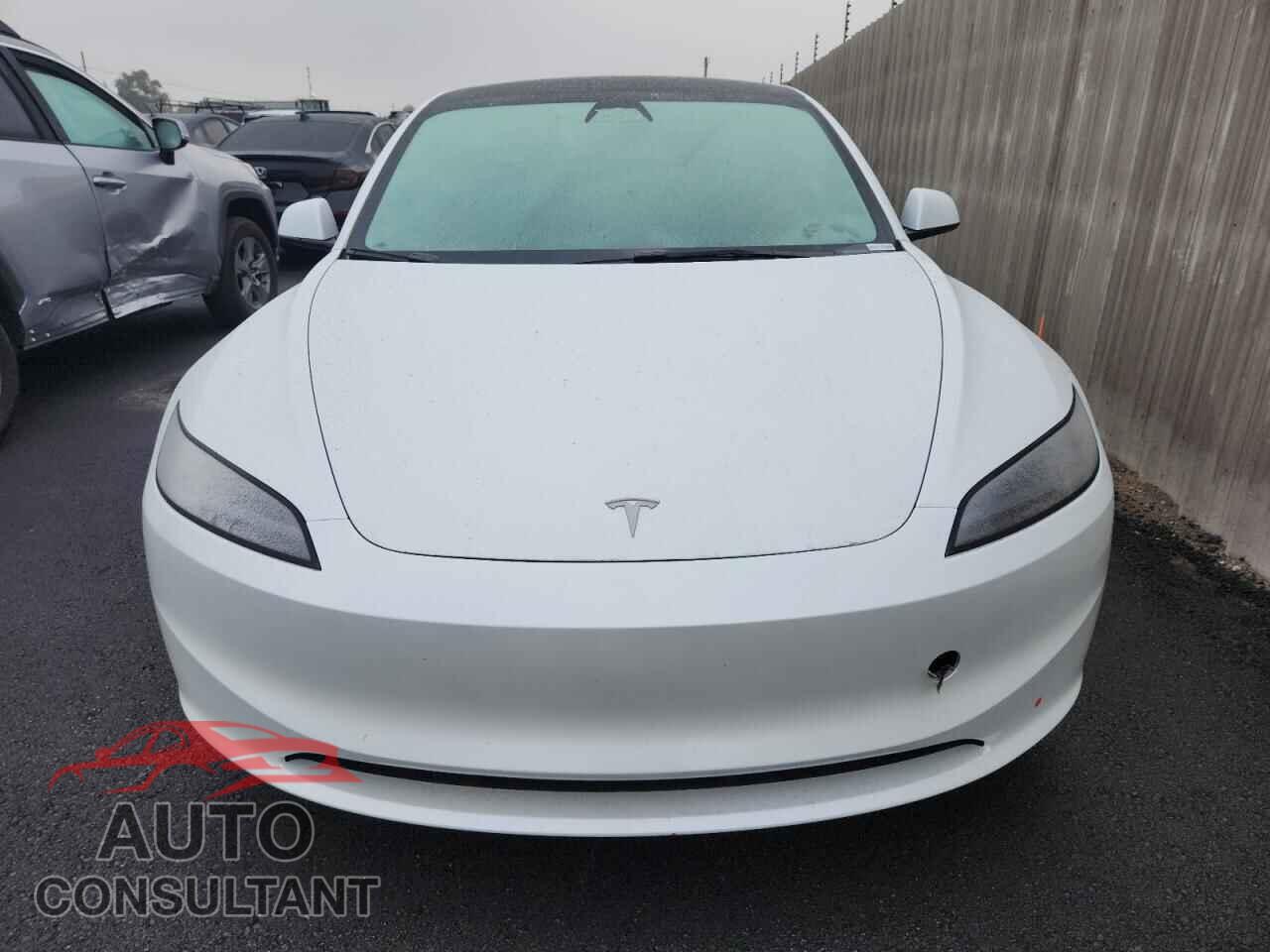 TESLA MODEL 3 2024 - 5YJ3E1EA3RF842755