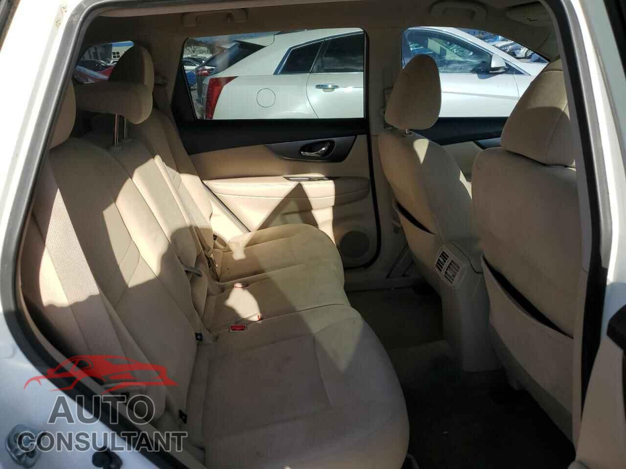 NISSAN ROGUE 2015 - KNMAT2MT2FP540610