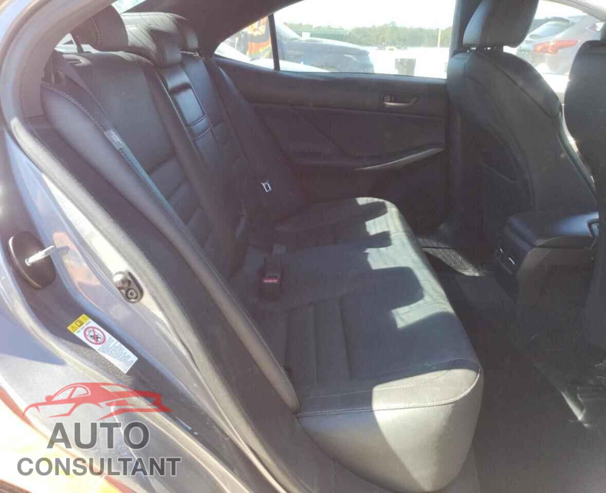 LEXUS IS 2017 - JTHBA1D20H5056895