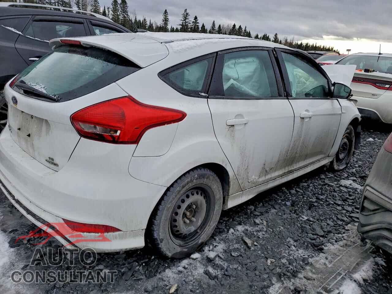 FORD FOCUS 2016 - 1FADP3K28GL209921