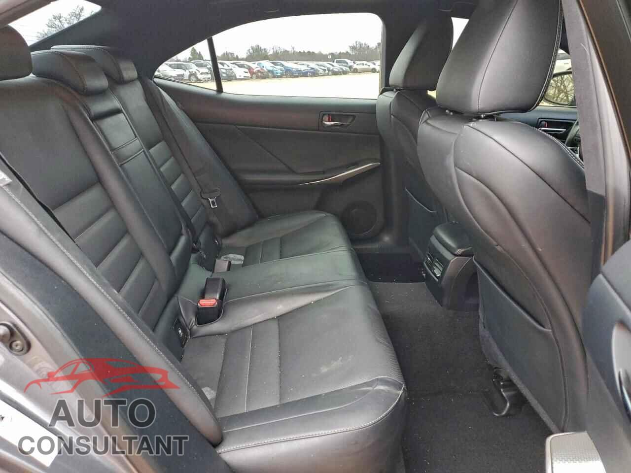 LEXUS IS 2015 - JTHCF1D26F5019675