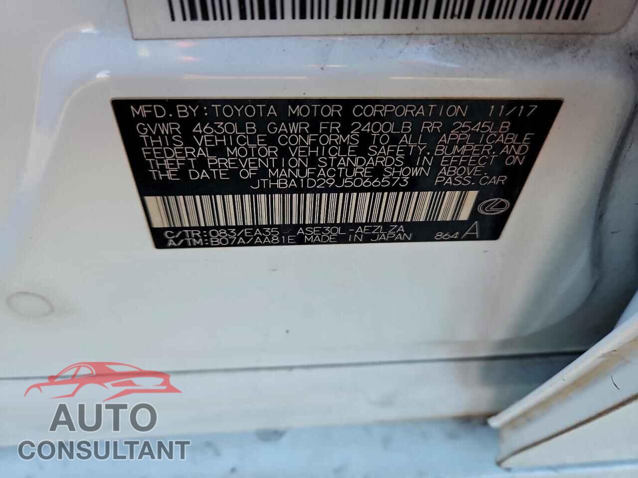 LEXUS IS 2018 - JTHBA1D29J5066573