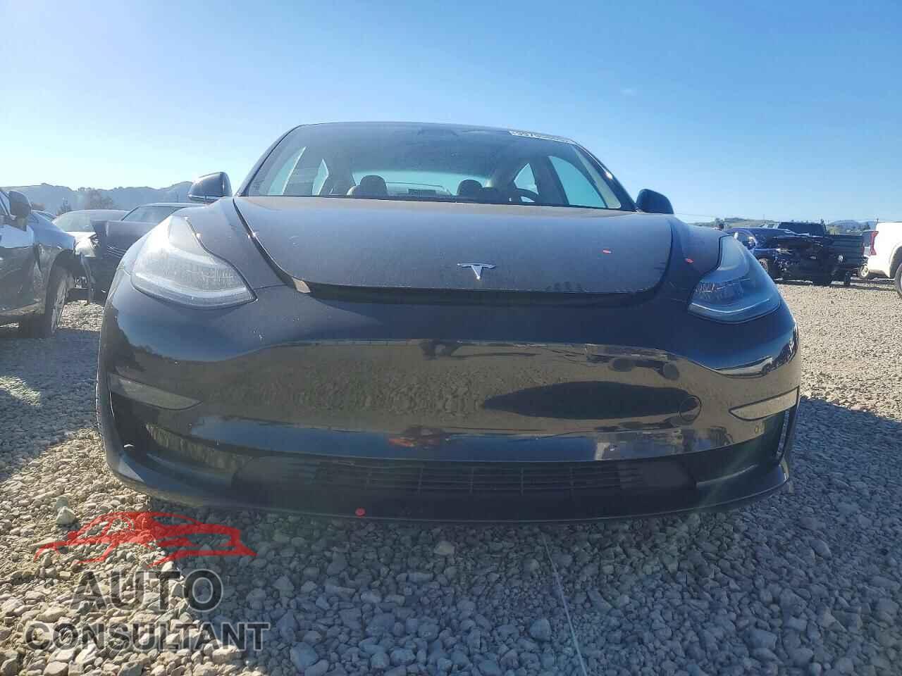 TESLA MODEL 3 2018 - 5YJ3E1EA3JF157000