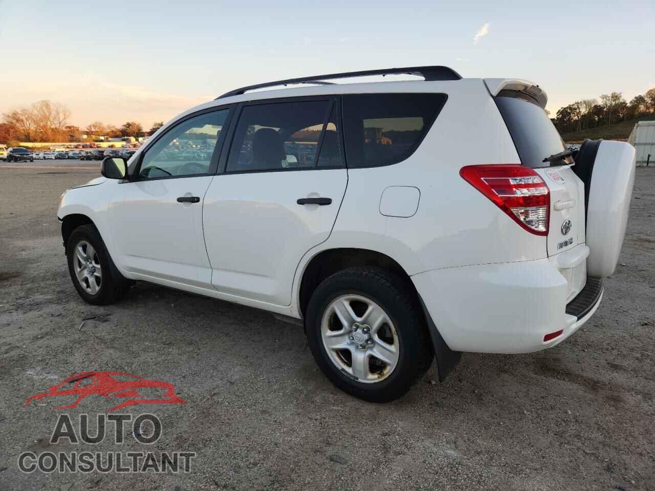 TOYOTA RAV4 2011 - JTMBF4DV4BD040033