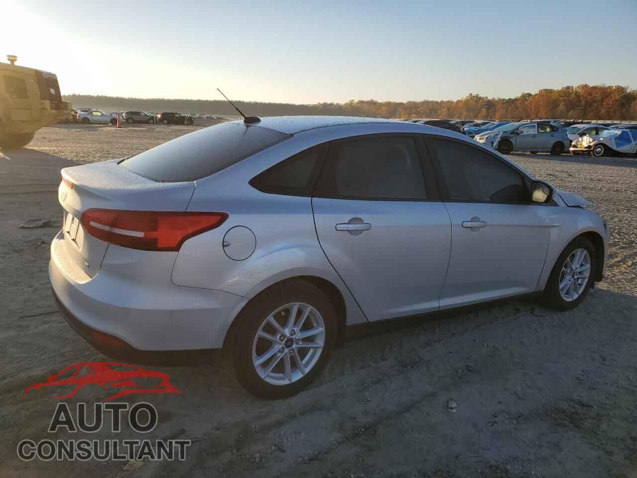 FORD FOCUS 2017 - 1FADP3F28HL317399