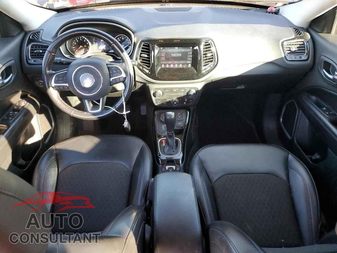 JEEP COMPASS 2020 - 3C4NJDBB8LT218025