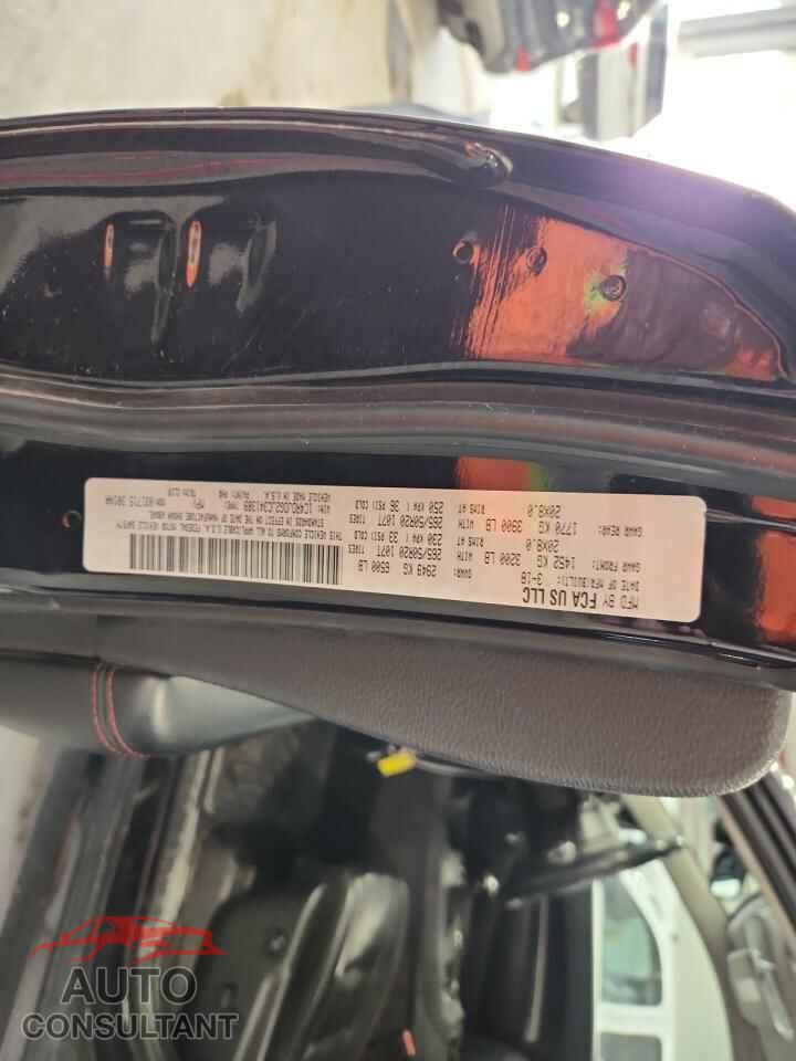 DODGE DURANGO 2018 - 1C4RDJDG2JC341389
