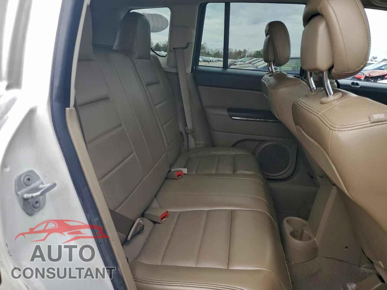 JEEP COMPASS 2011 - 1J4NF5FB5BD277484