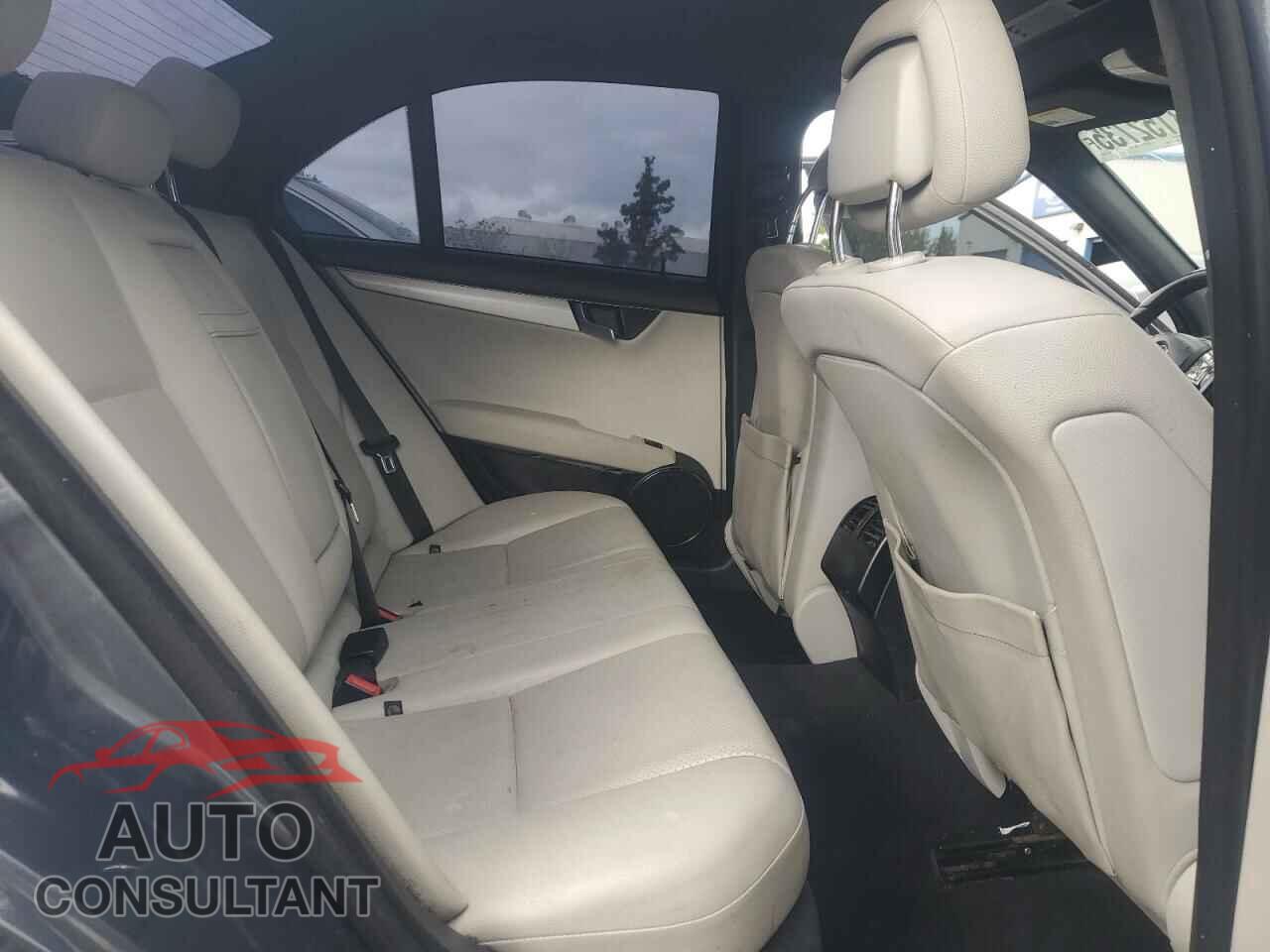 MERCEDES-BENZ C-CLASS 2013 - WDDGF4HBXDA761764