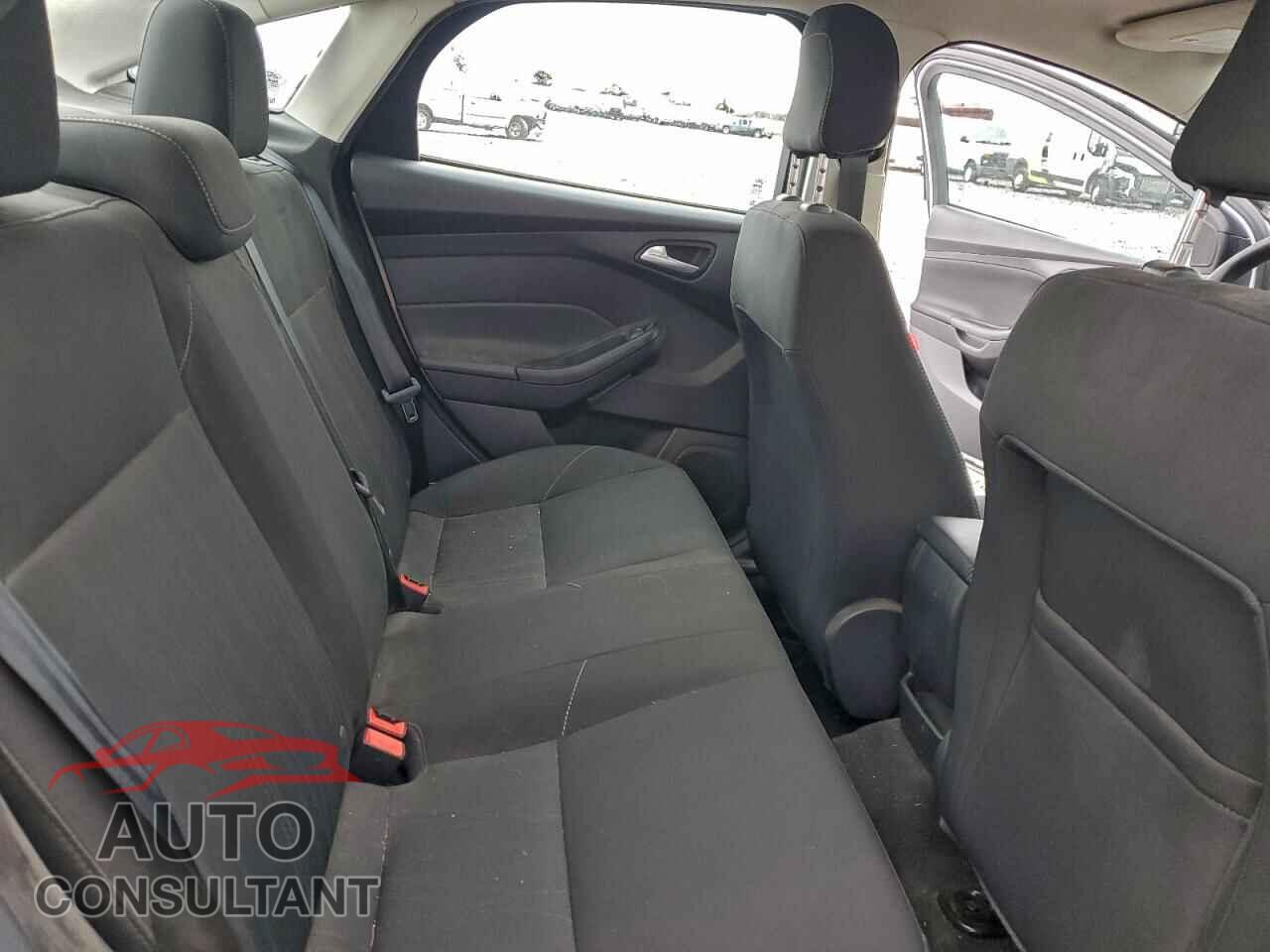FORD FOCUS 2018 - 1FADP3FE2JL210140