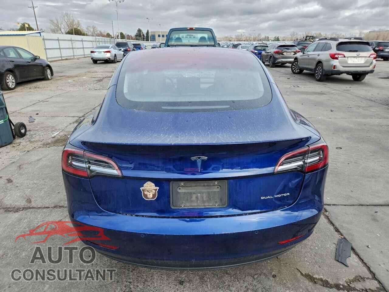 TESLA MODEL 3 2019 - 5YJ3E1EB3KF210837