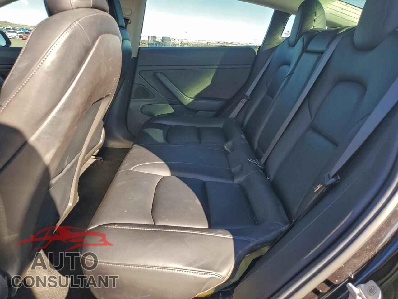 TESLA MODEL 3 2018 - 5YJ3E1EA9JF070945
