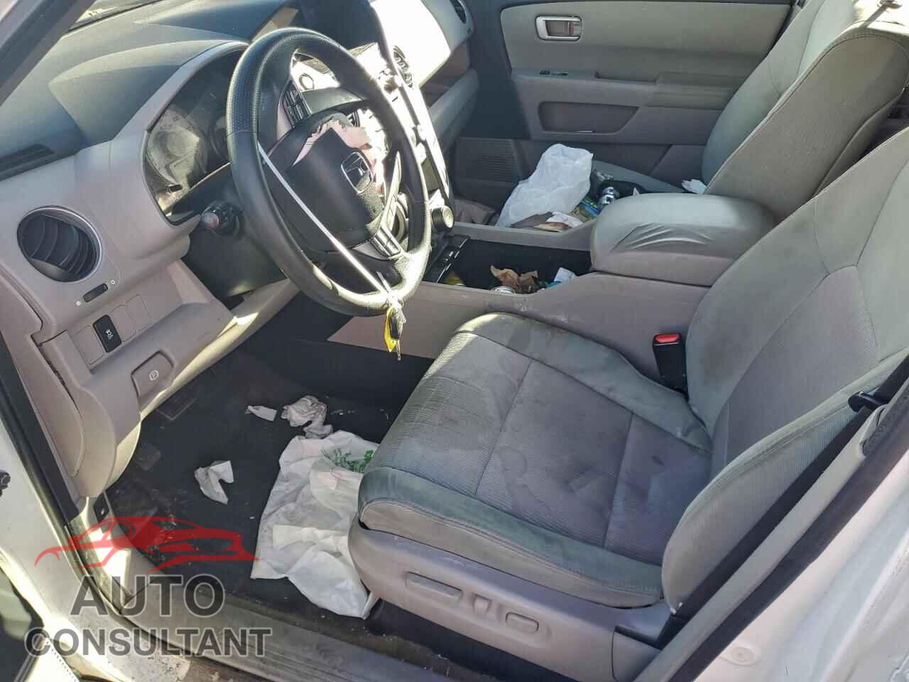 HONDA PILOT 2015 - 5FNYF4H3XFB018488