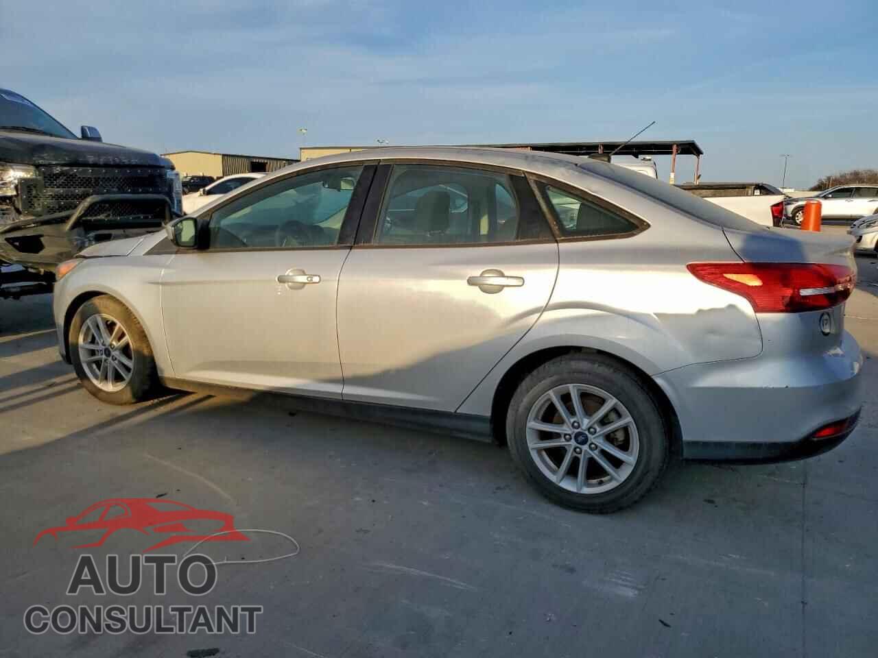 FORD FOCUS 2018 - 1FADP3FE7JL205340