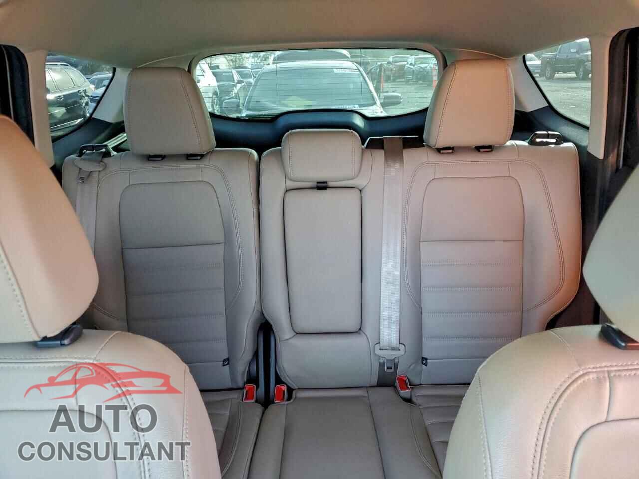 FORD ESCAPE 2017 - 1FMCU0J97HUD42706
