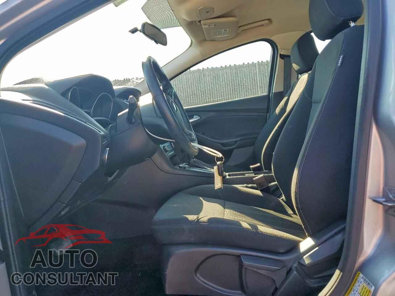 FORD FOCUS 2017 - 1FADP3F24HL332174