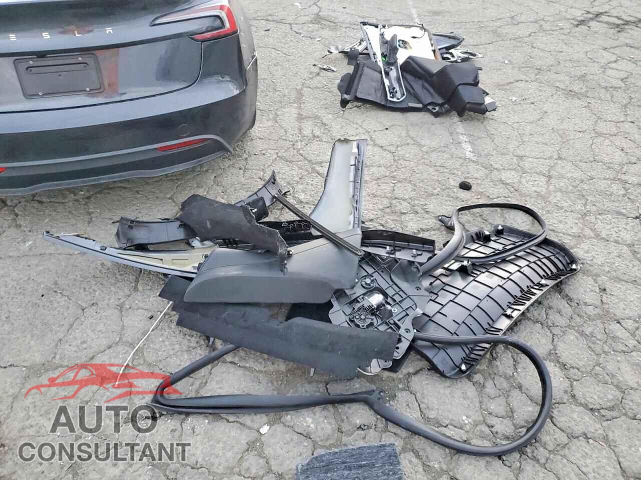 TESLA MODEL 3 2024 - 5YJ3E1EA5RF866992