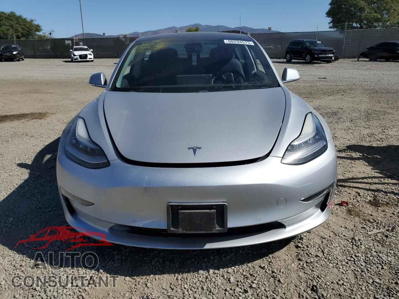 TESLA MODEL 3 2018 - 5YJ3E1EB6JF069311