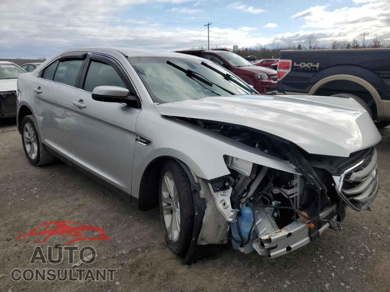 FORD TAURUS 2018 - 1FAHP2E80JG117410