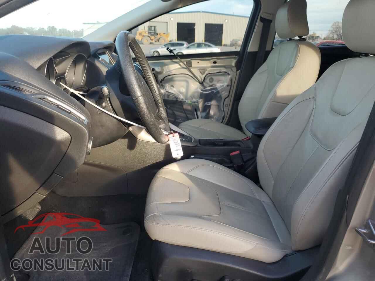 FORD FOCUS 2016 - 1FADP3N29GL325835